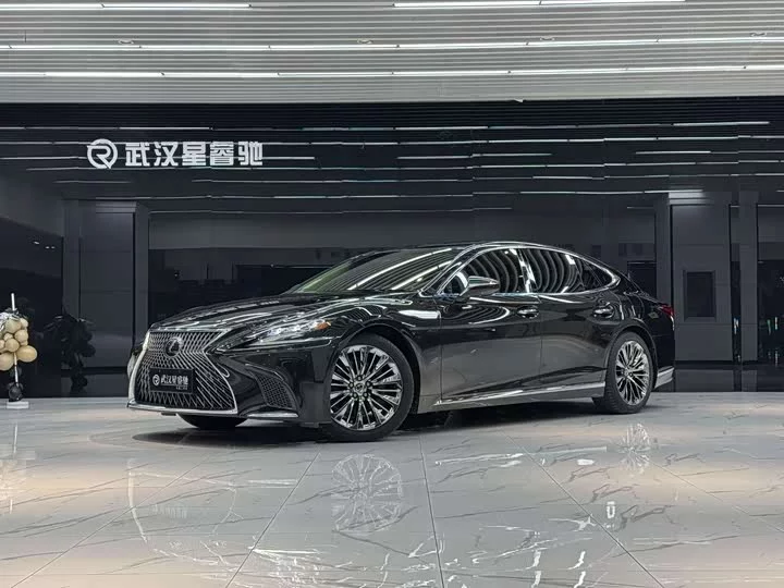 Lexus LS