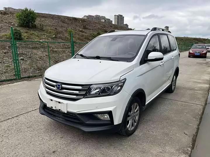 BAIC M70