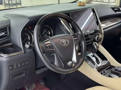 Toyota Crown Wellfire