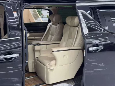Toyota Crown Wellfire
