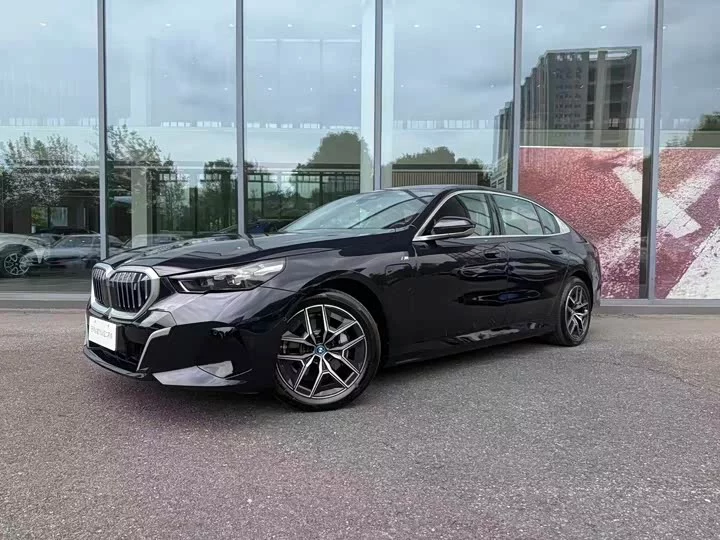 BMW i5