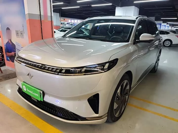 Dongfeng eπ008