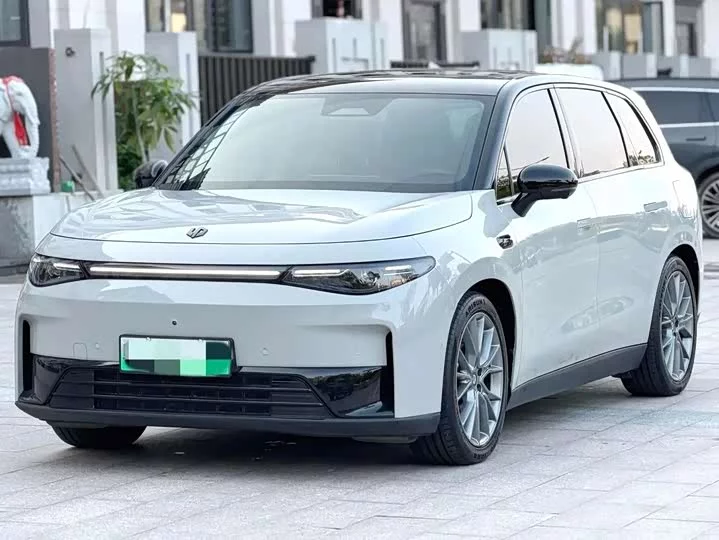 Leapmotor C10