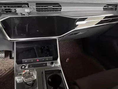Audi A7L