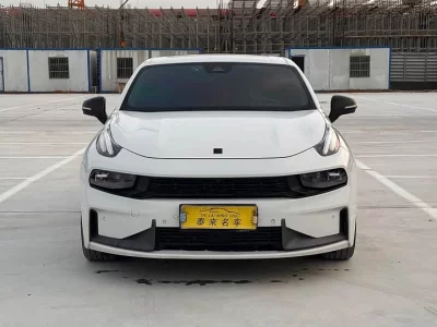 Lynk & Co 03