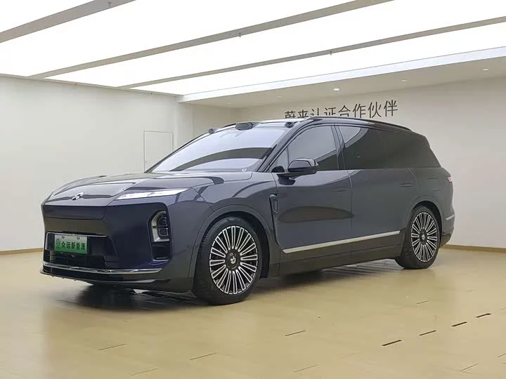 NIO ES8