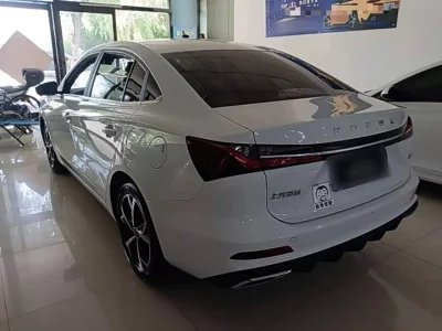 Roewe i5