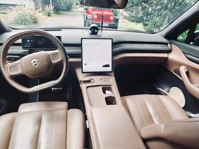 NIO ES8