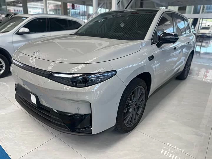 Leapmotor C10