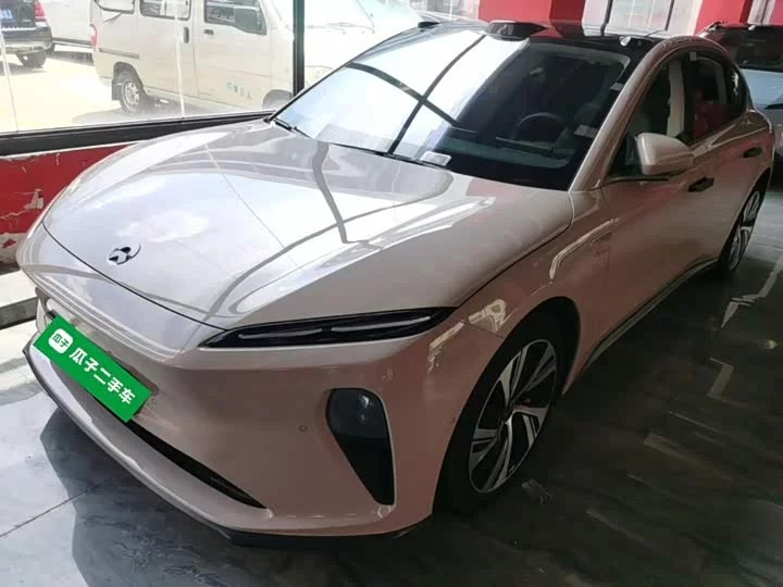 NIO ET5