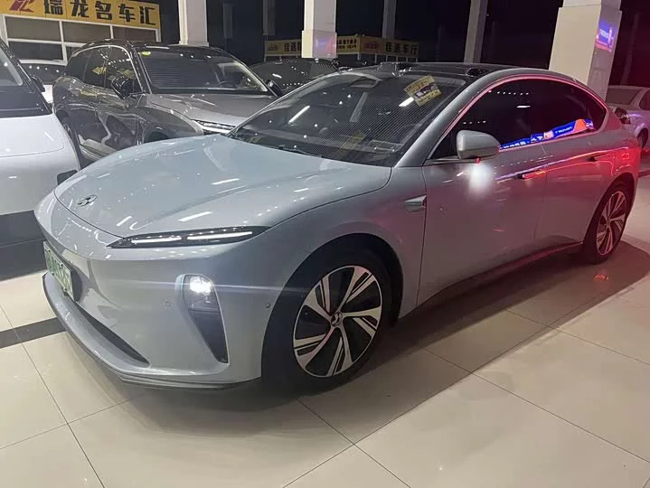 NIO ET5