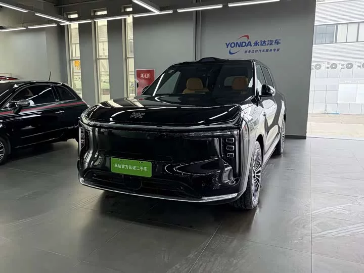 IM Motors Zhiji LS8