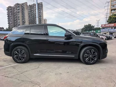 NIO ES6