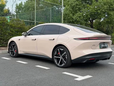 NIO ET5