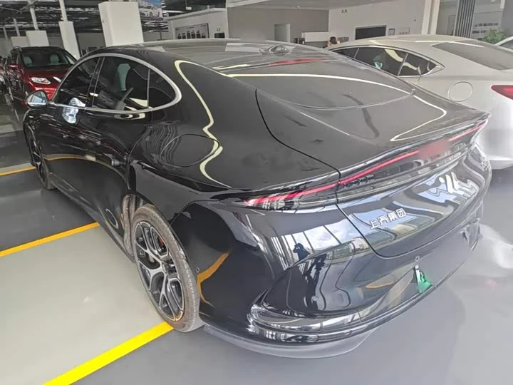 IM Motors Zhiji L6