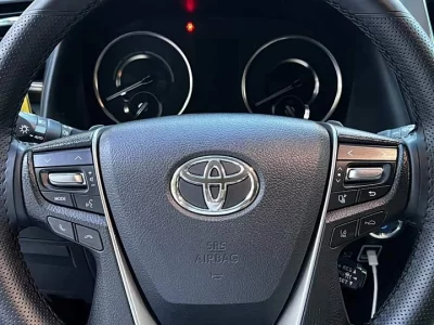 Toyota Crown Wellfire