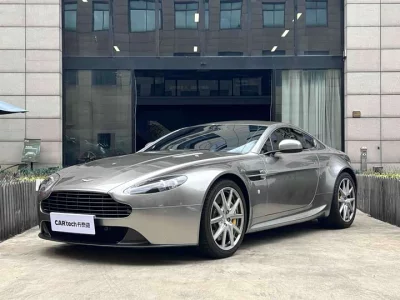 Aston Martin V8 Vantage