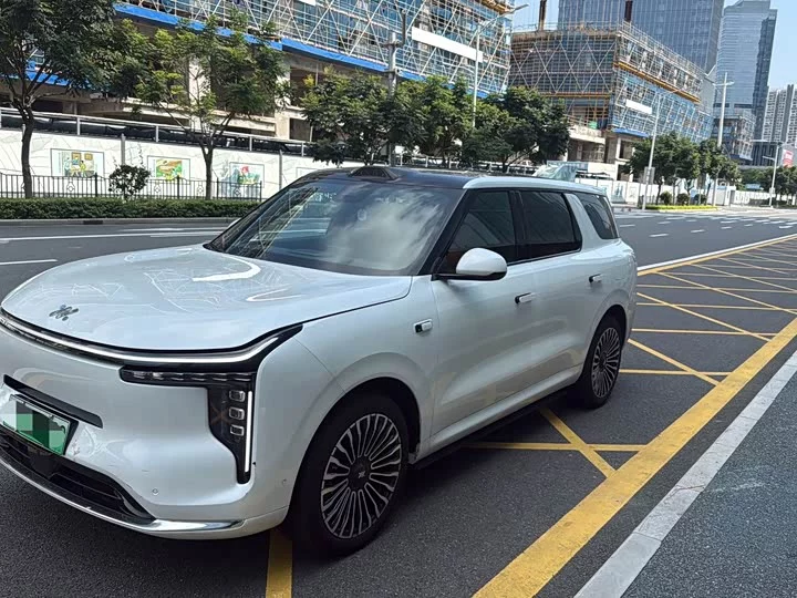 IM Motors Zhiji LS8