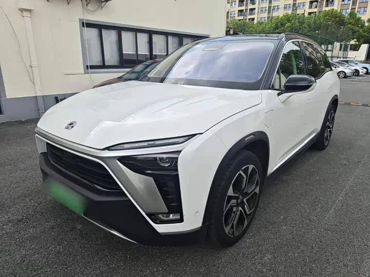 NIO ES8
