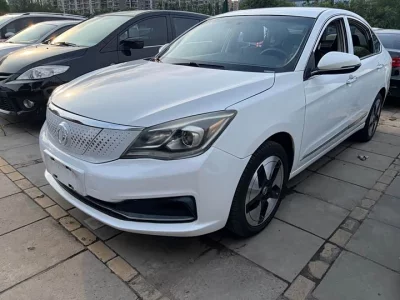Dongfeng E70