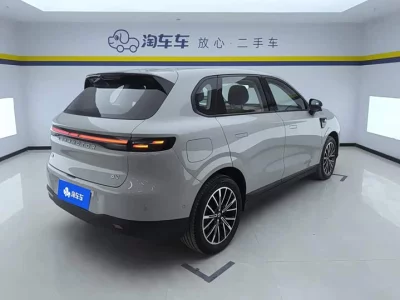 Leapmotor B10