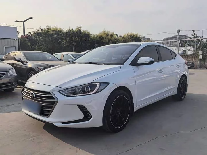 Hyundai Elantra Lingdong