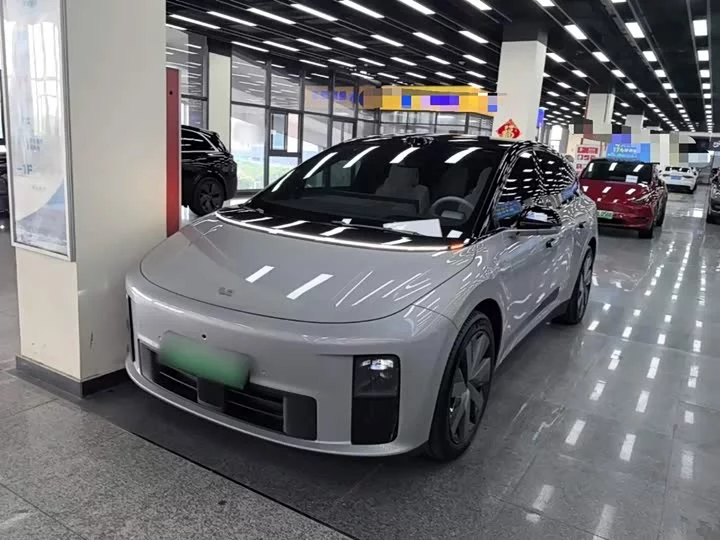 Lixiang Ideal i6