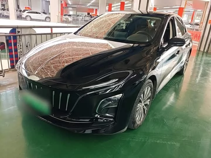Hongqi E-QM5