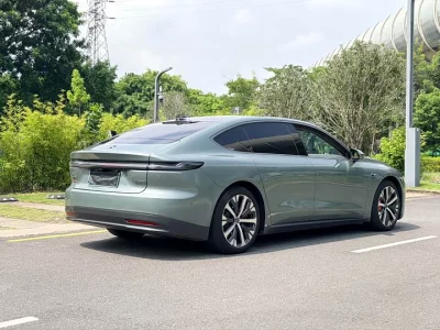 NIO ET7