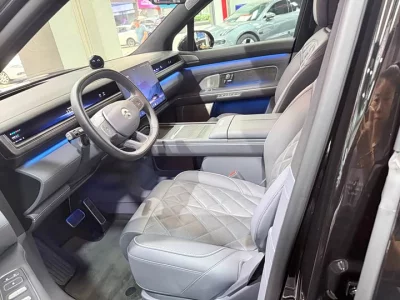 NIO ES8