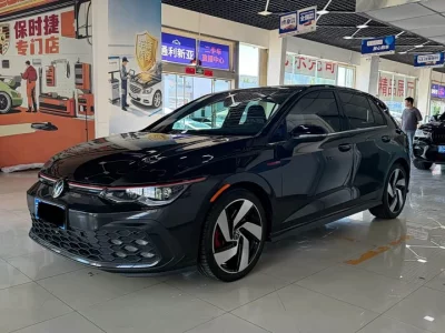 Volkswagen Golf GTI