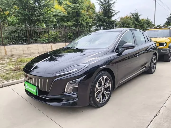 Hongqi E-QM5