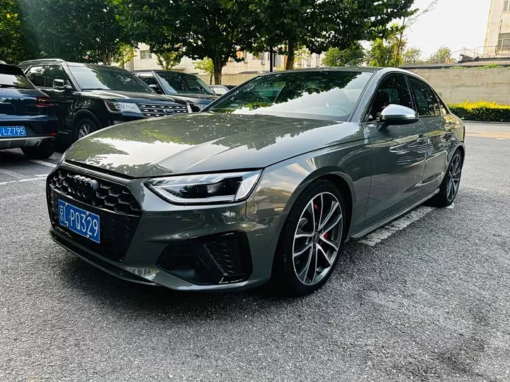 Audi S4