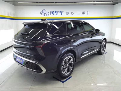 Hongqi HS3 PHEV