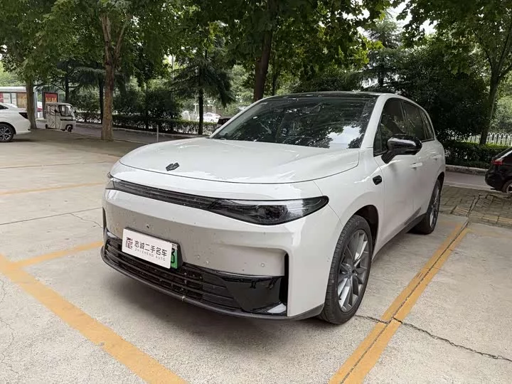 Leapmotor C10