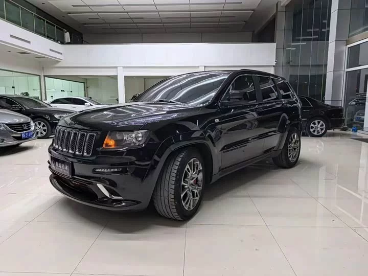 Jeep Grand Cherokee SRT