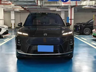 NIO ES8