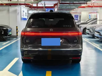 NIO ES8