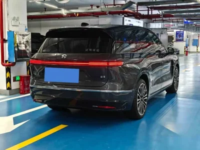 NIO ES8