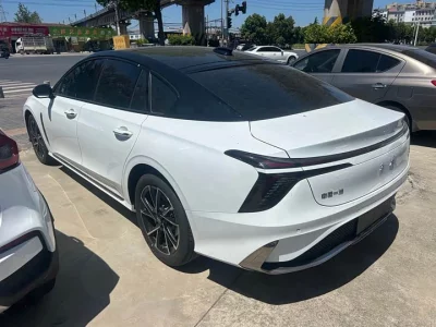 Hongqi H6