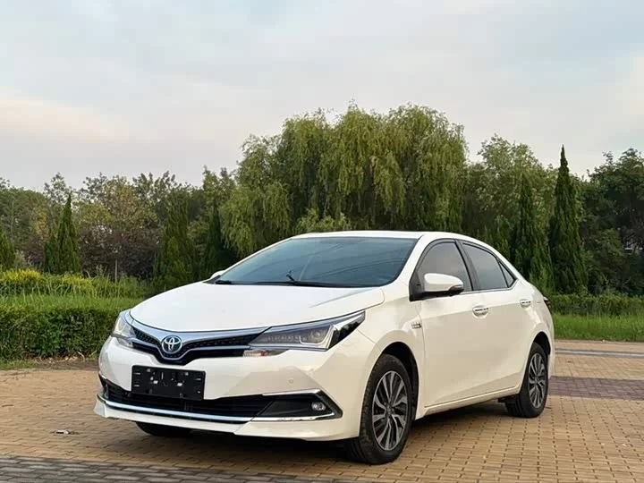 Toyota Corolla Dual Engine E+