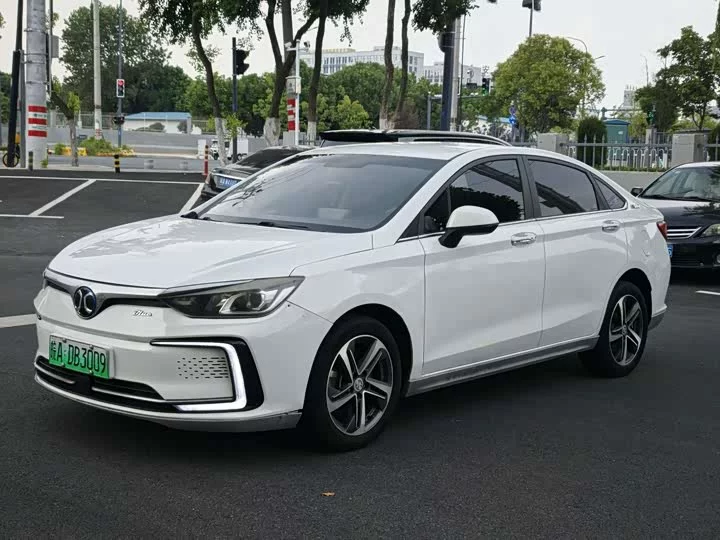 BAIC Beijing EU5