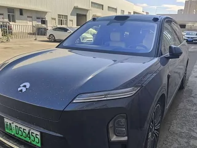 NIO ES8