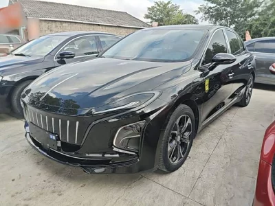 Hongqi E-QM5