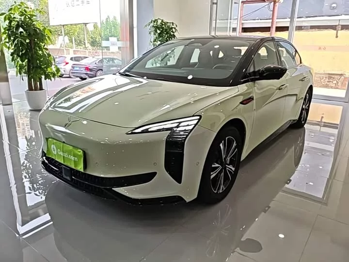 Hongqi EH7