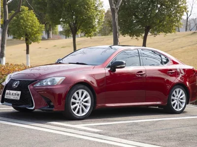 Lexus IS