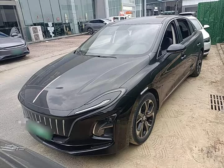 Hongqi E-QM5