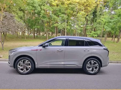 Hongqi HS3
