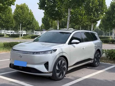Dongfeng eπ008