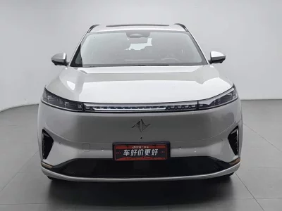 Dongfeng eπ008